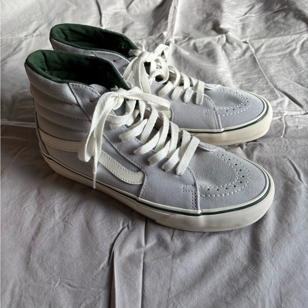 Vans Unisex Lavender and White High-Top Sneakers